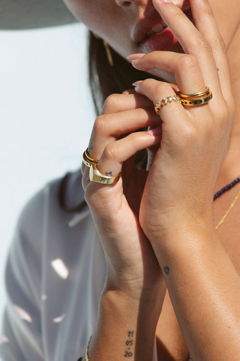 SIGNET PINKY RING GOUD